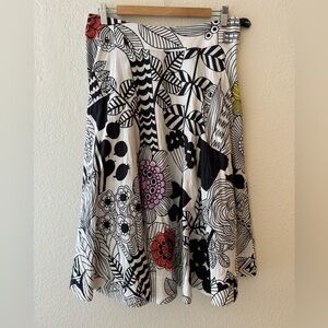 British Indian skirt black and white floral print size 30